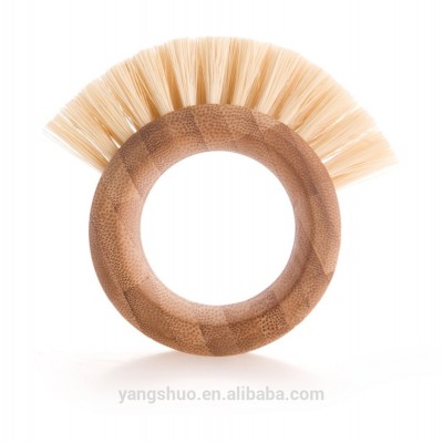 The Ring vegetable brush