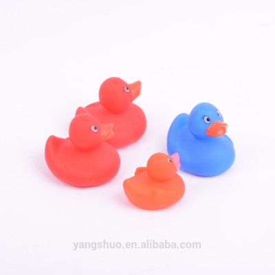 custom design rubber race and bath duck for baby toy